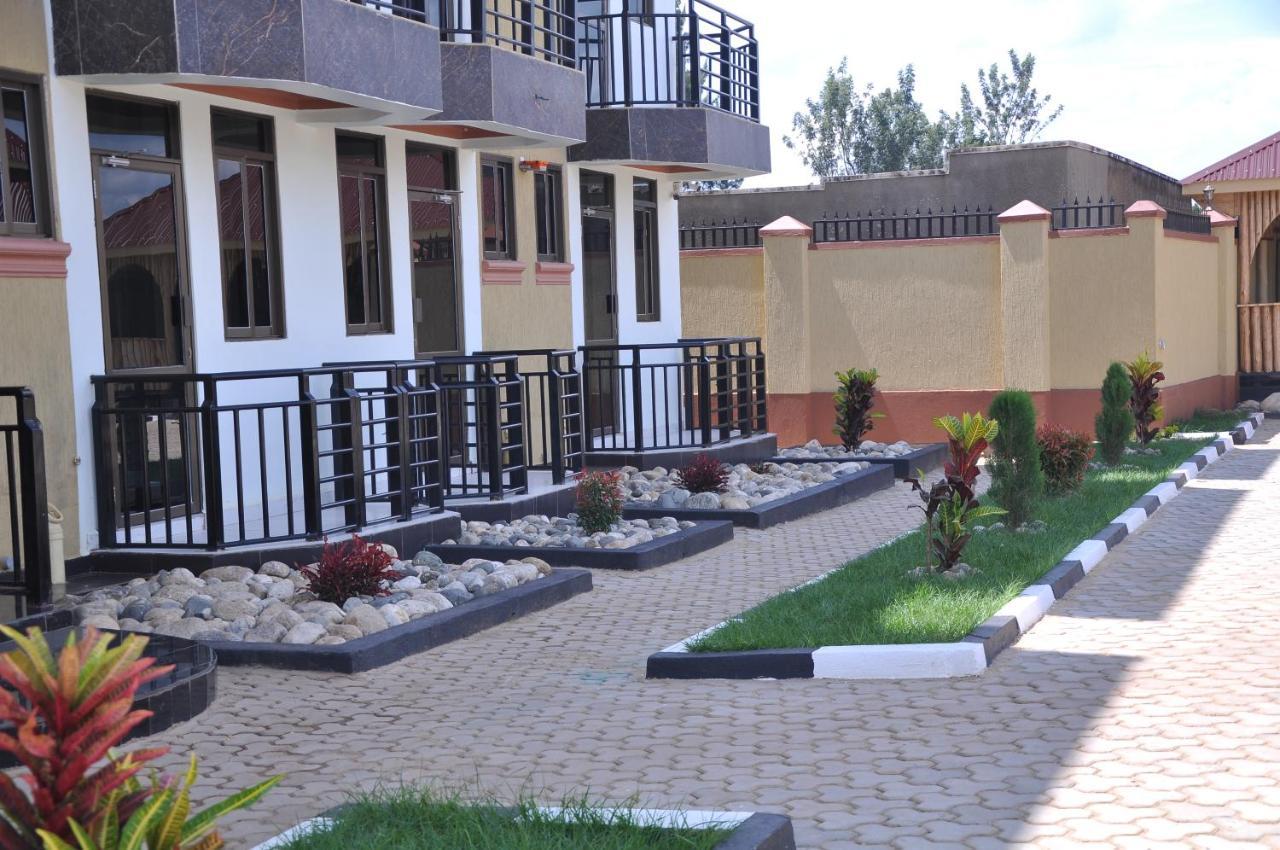 Golden View Hotel Ibanda Exterior foto