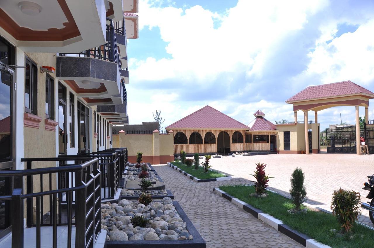 Golden View Hotel Ibanda Exterior foto