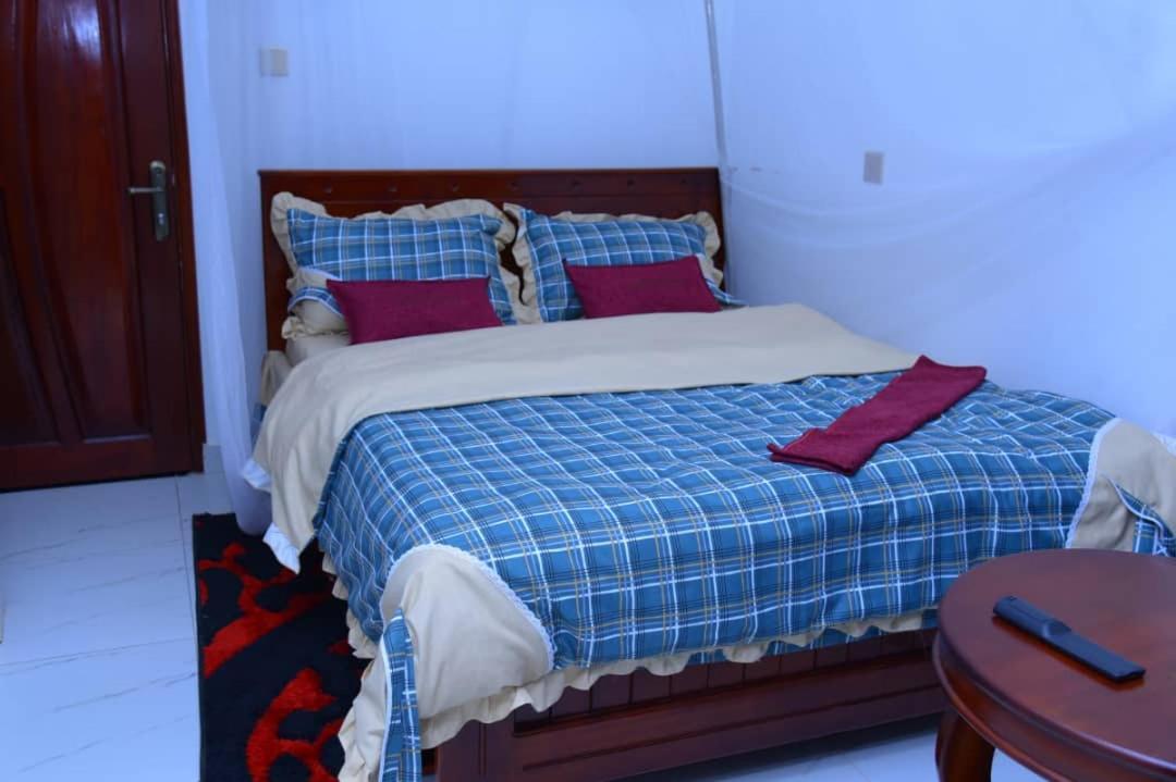 Golden View Hotel Ibanda Exterior foto
