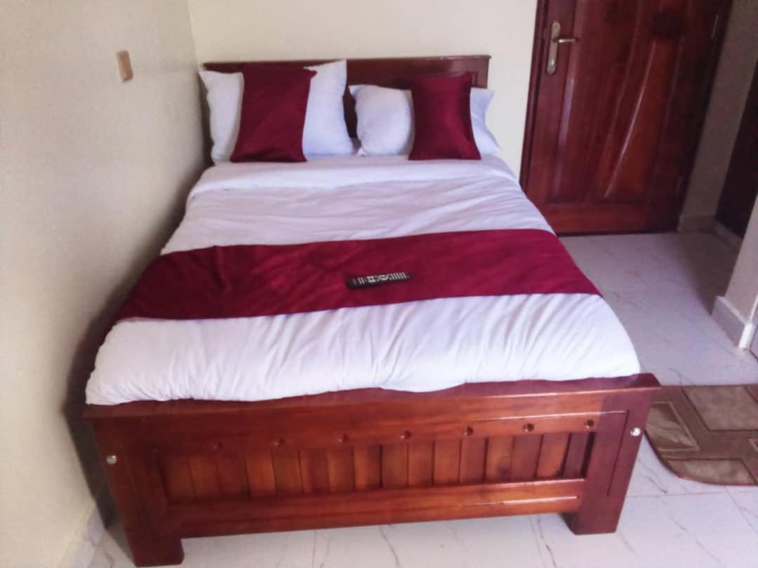 Golden View Hotel Ibanda Exterior foto