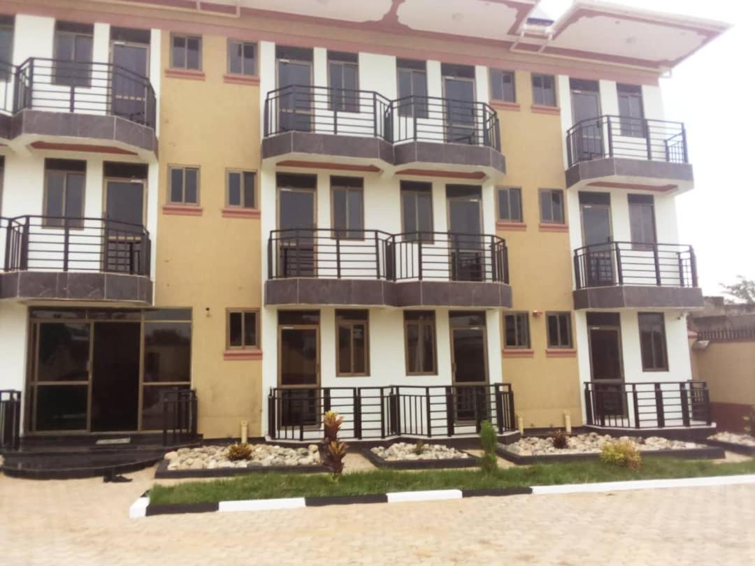 Golden View Hotel Ibanda Exterior foto